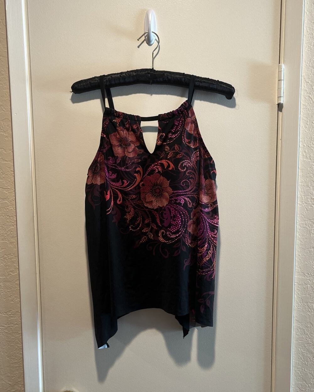 Miracle Suit Peep Hole Floral Tankini Top Only Size 10 Handkerchief Hem Black